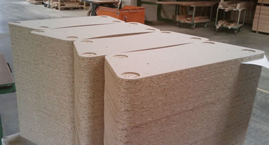 Formteile aus Massivholz Holz Fraesen Formteile